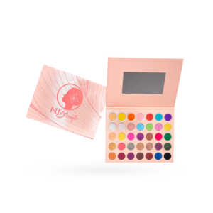 Palette de fards à paupières ultra-pigmentée avec 35 couleurs vibrantes. Longue tenue, compacte et idéale pour tous les looks, jour et nuit.